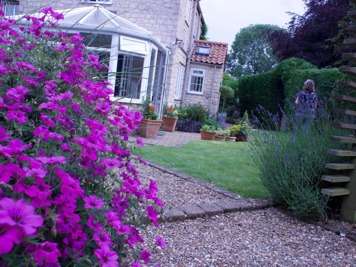Castle View Villa Helmsley Exterior photo